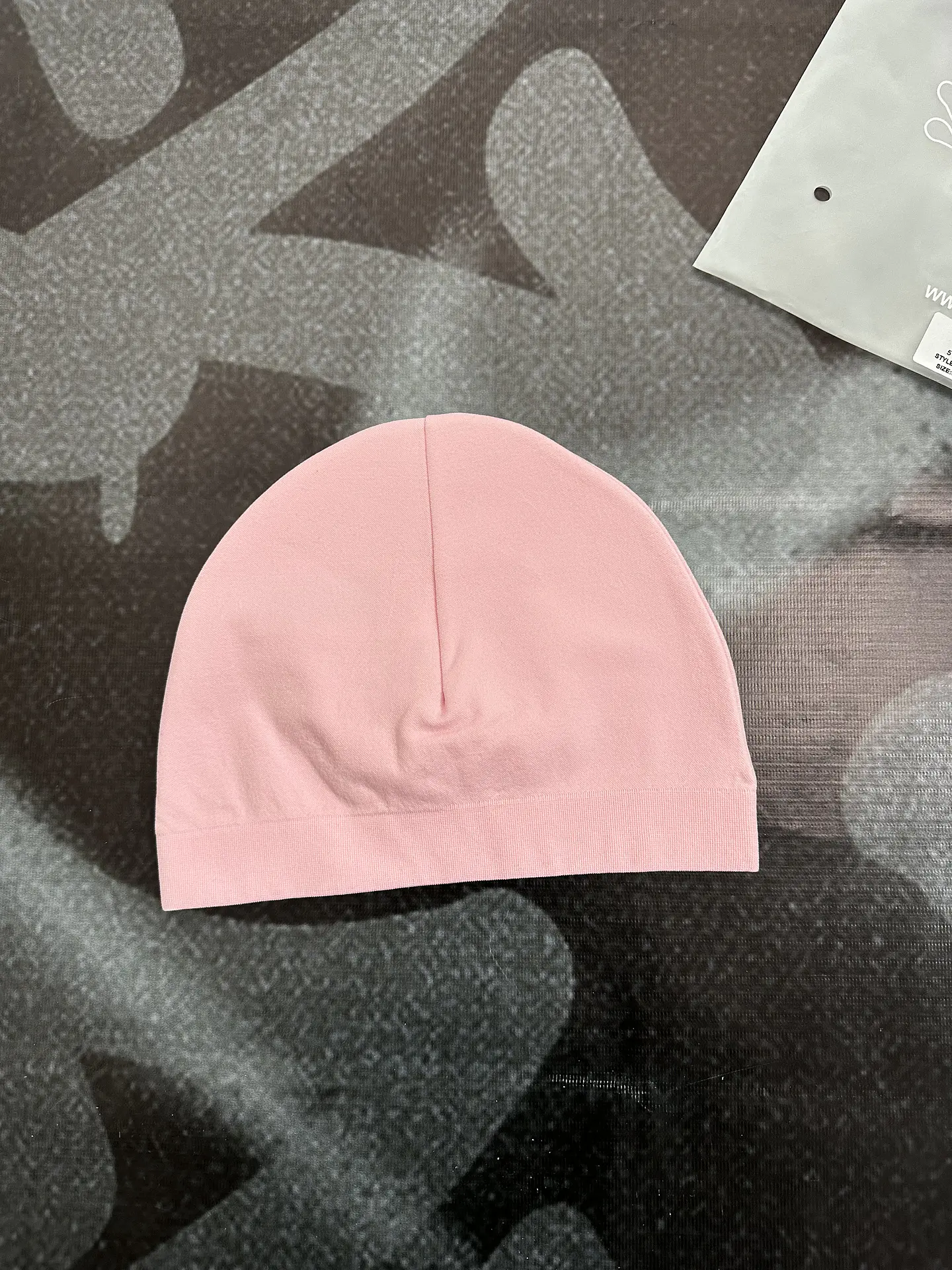 skull cap syna - pink and white logo 3