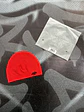 skull cap syna - red and black logo - Miniatura 1
