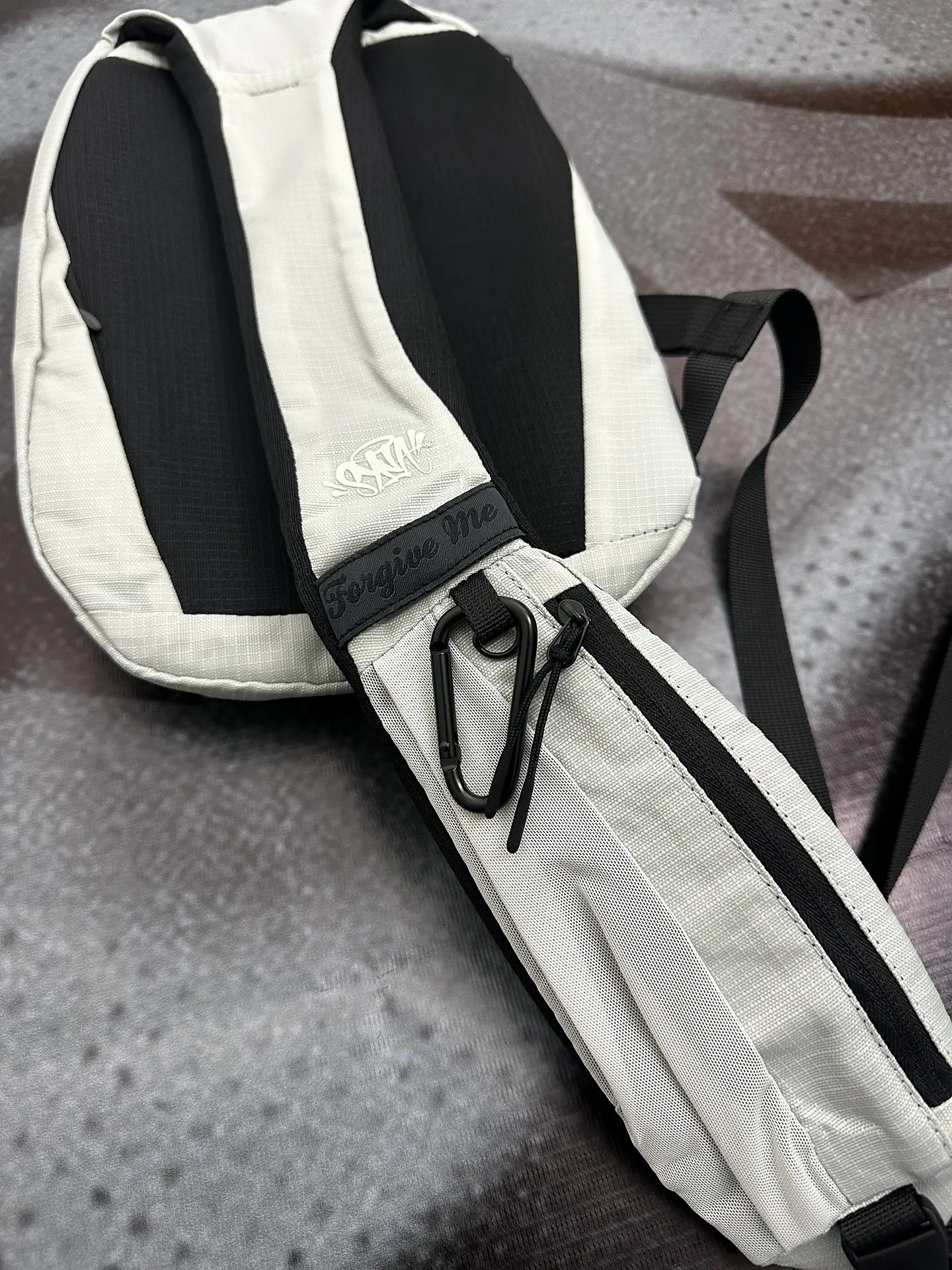 bag syna - white and black 3