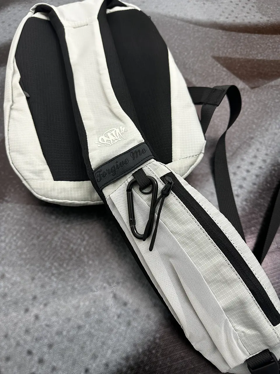 bag syna - white and black 3