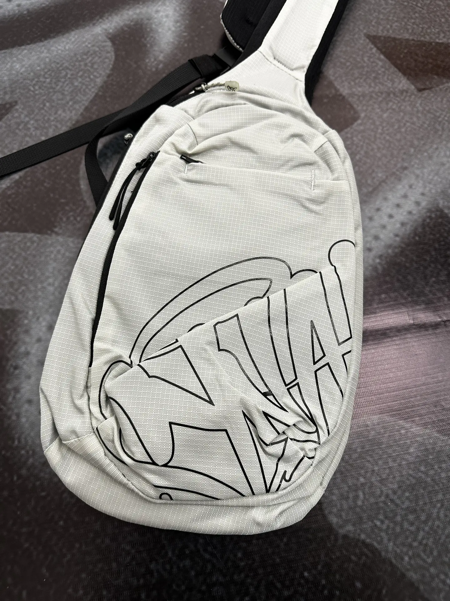 bag syna - white and black 2