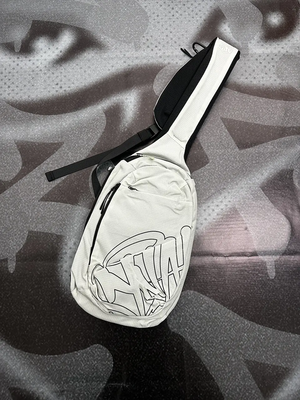 bag syna - white and black 1