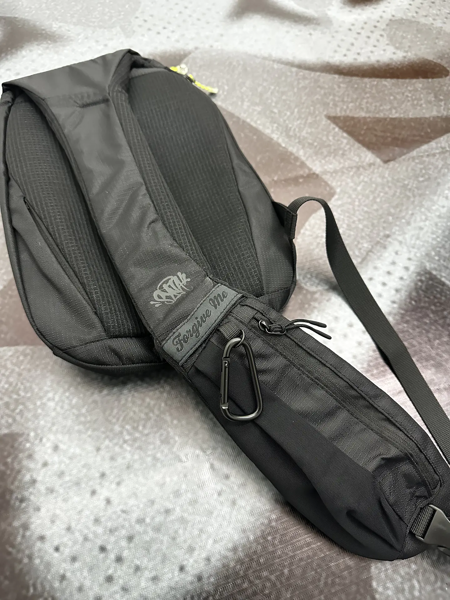 bag syna - black and yellow 3