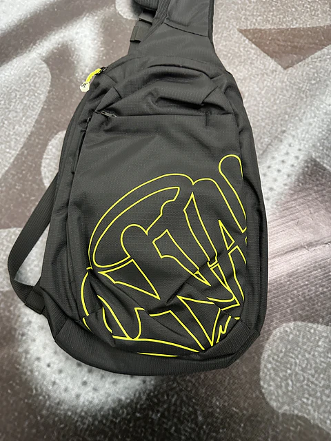 bag syna - black and yellow