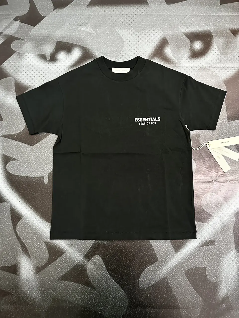 T-Shirt ESSENTIALS Jet Black Classic Fit SS25 1