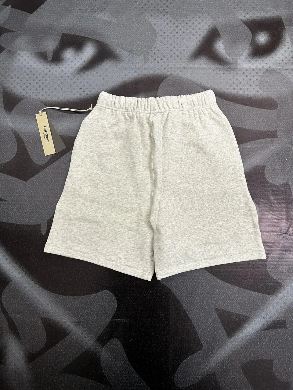 Short ESSENTIALS Light Oatmeal SS22 3