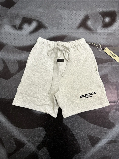 Short ESSENTIALS Light Oatmeal SS22