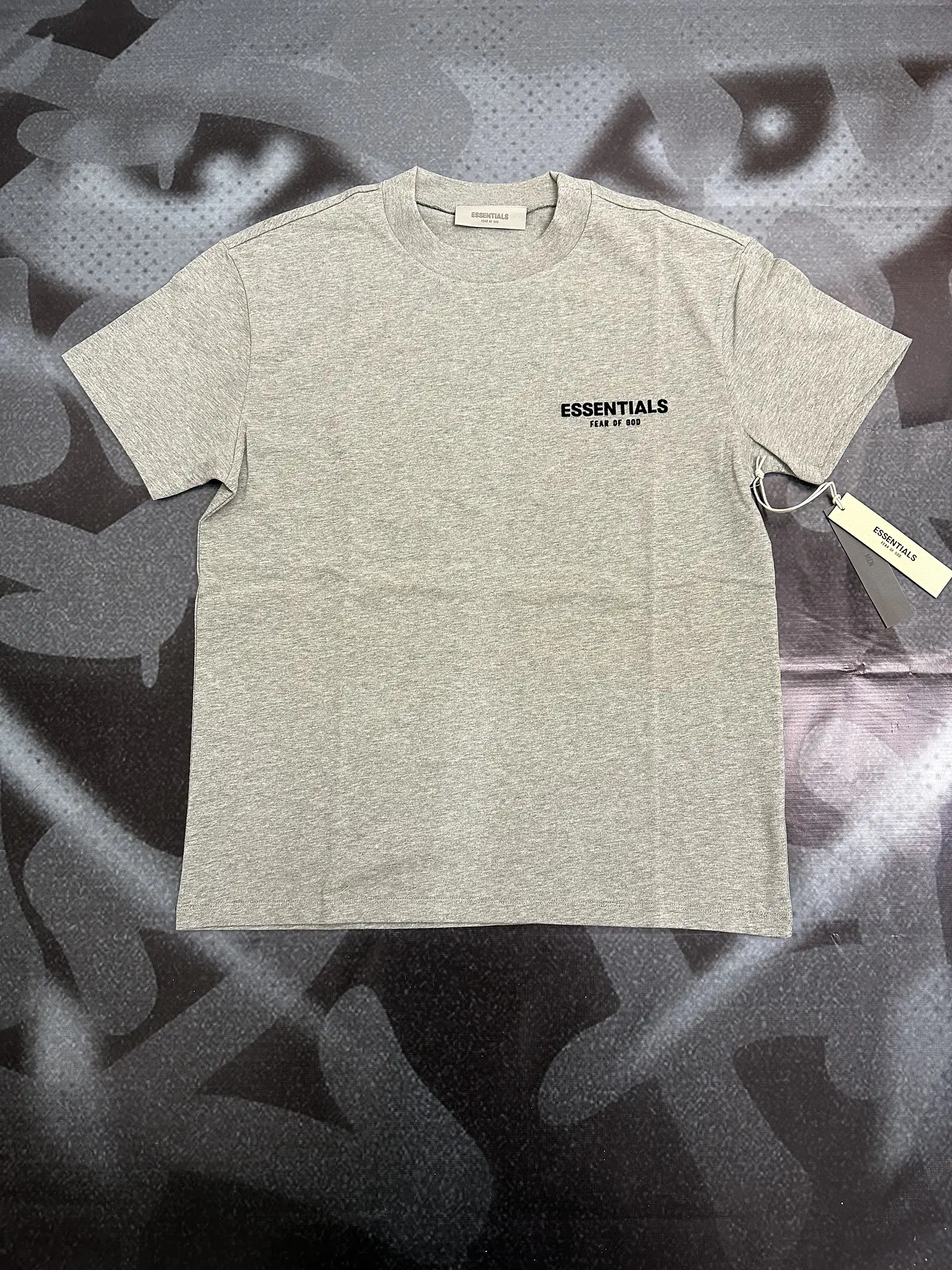 T-Shirt ESSENTIALS dark Oatmeal SS22 1
