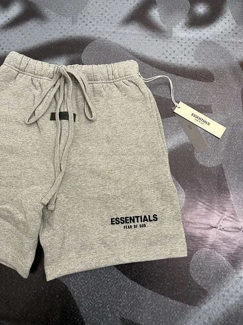 Short ESSENTIALS dark Oatmeal SS22
