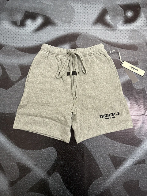 Short ESSENTIALS dark Oatmeal SS22