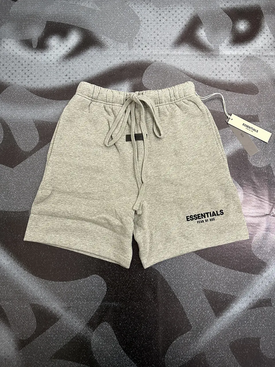Short ESSENTIALS dark Oatmeal SS22 1
