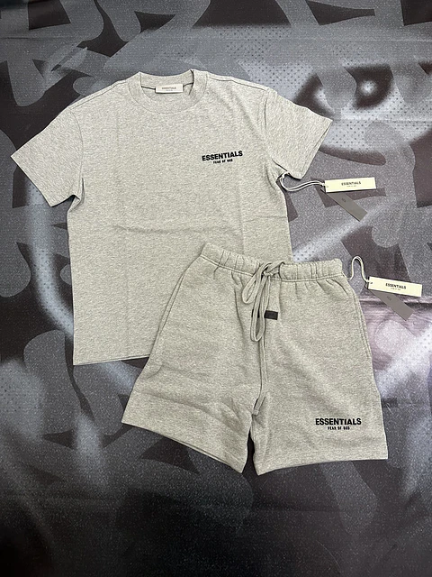CONJUNTO ESSENTIALS Dark Oatmeal SS22