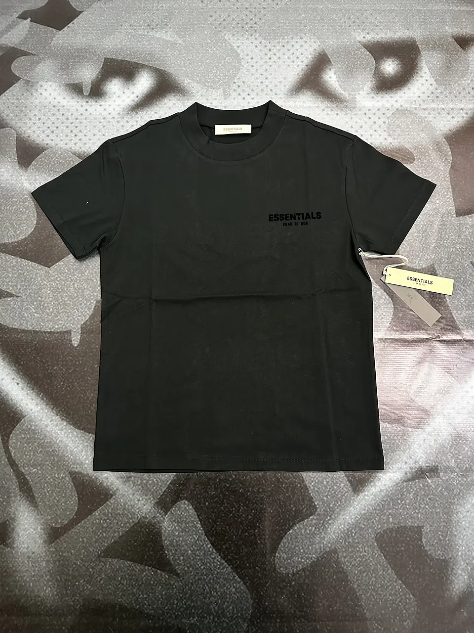 T-Shirt ESSENTIALS Stretch Limo SS22 1