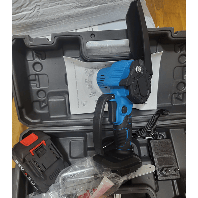 FACE1339 MINI Motosserra a bateria 21v com uma bateria e mala transporte