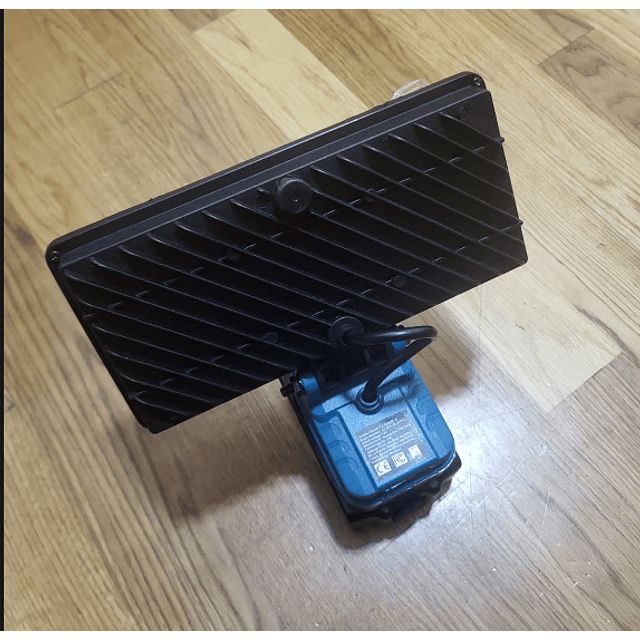 FACE1365 Potente lanterna para baterias ideias locais com pouca iluminação