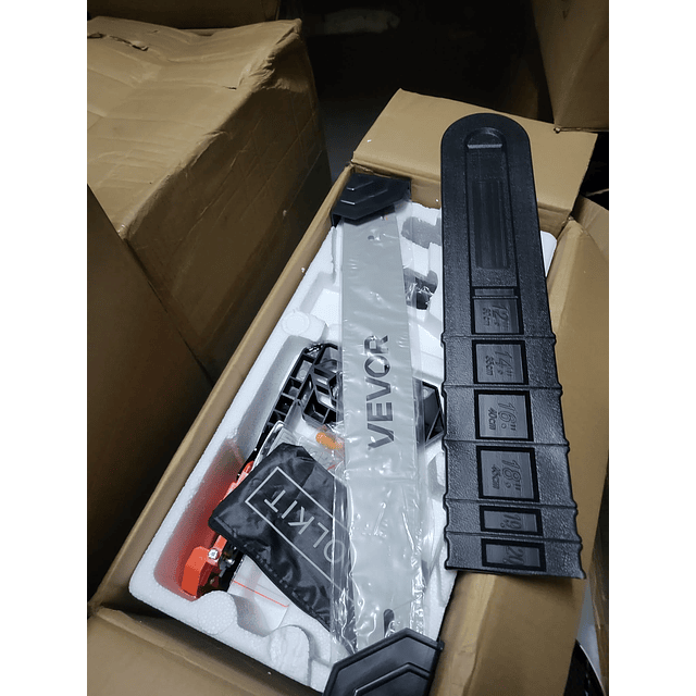 FACE1326 Potente motosserra Vevor  58cc  lamina de 50cm depósito 50ML 2,7 hp 11.800 rpm