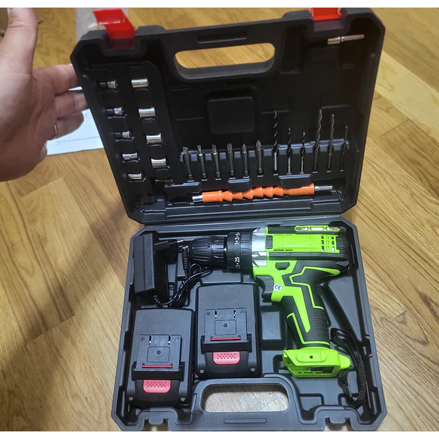 FACE1417 Aparafusadora com duas baterias e mala com acessórios