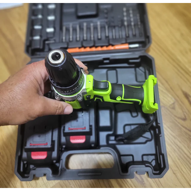 FACE1417 Aparafusadora com duas baterias e mala com acessórios