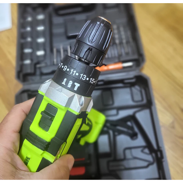 FACE1417 Aparafusadora com duas baterias e mala com acessórios