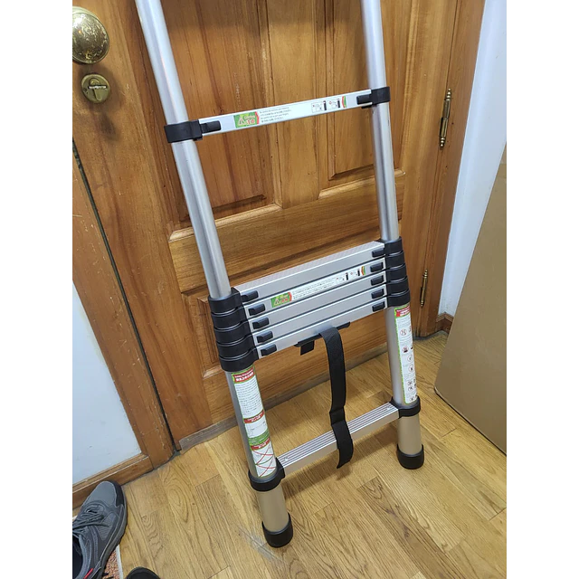 FACE1424 Escada telescópica dobrável com 2.6 metros com ganchos 