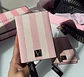 Porta Pasaporte Victoria´s Secret - Miniatura 1