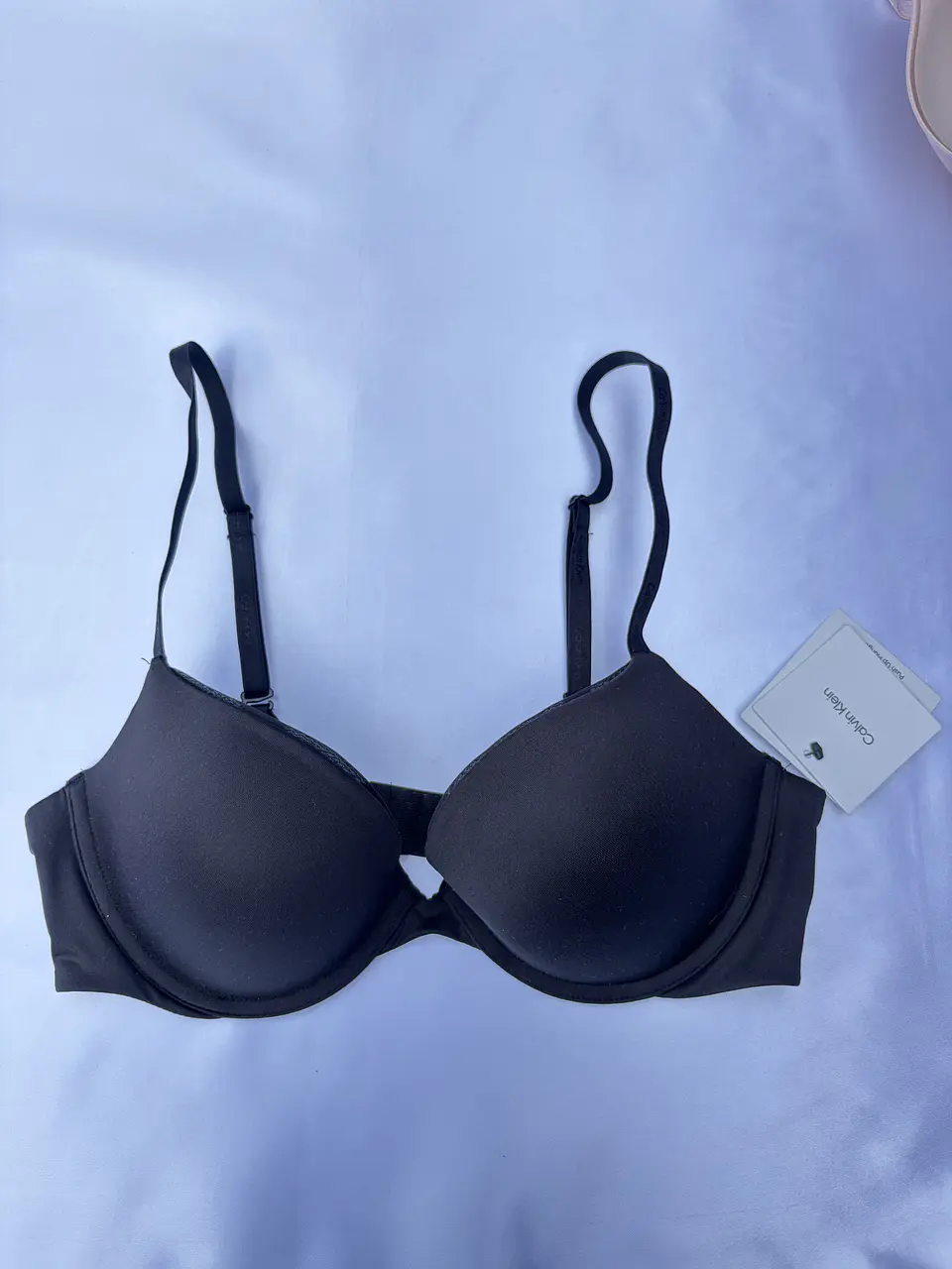 Sosten Calvin Klein 1