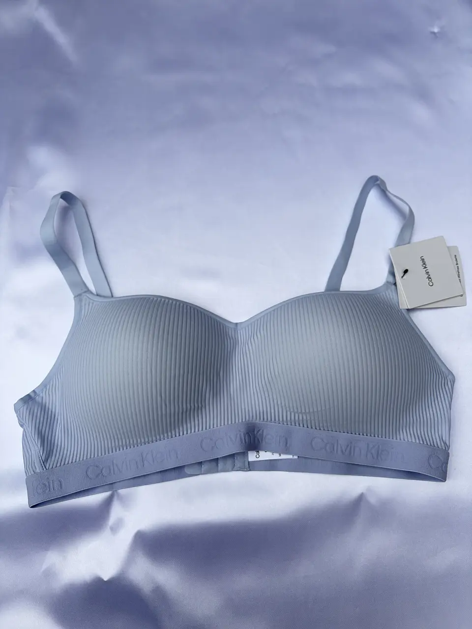 Sosten Calvin Klein 1