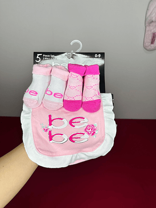 Calcetas + Babero BEBE 