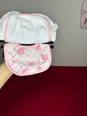 Calcetas + Babero BEBE 