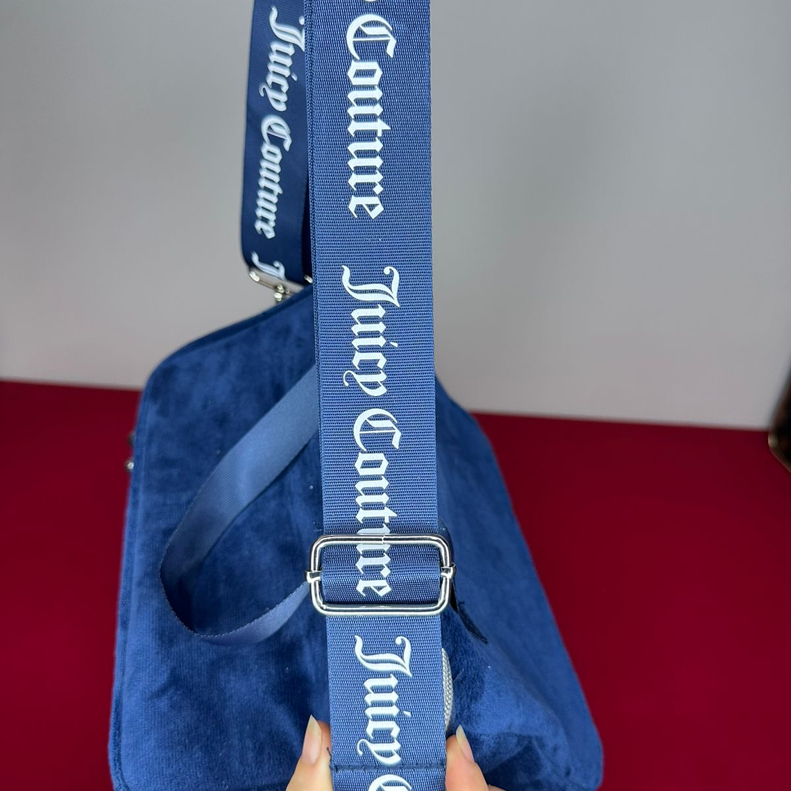 Lonchera JUICY COUTURE 2