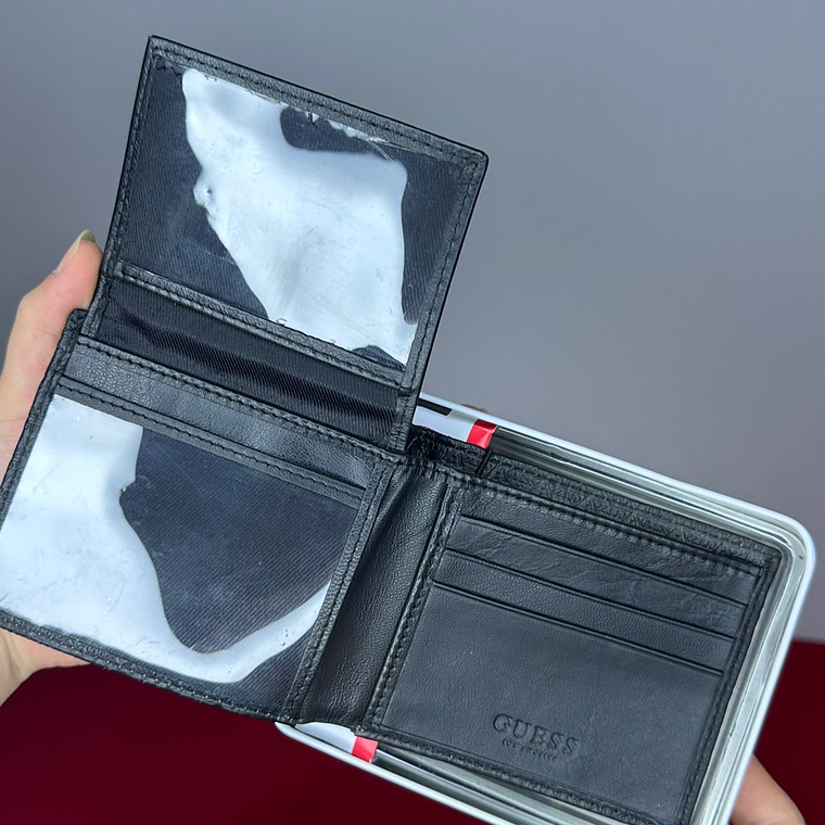 Billetera GUESS Hombre  4