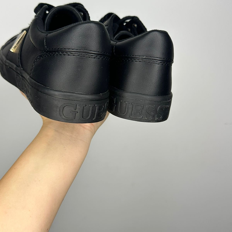 Zapatillas GUESS Negra  4