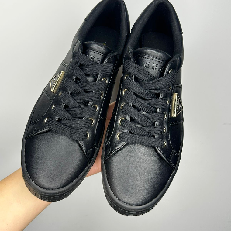 Zapatillas GUESS Negra  2