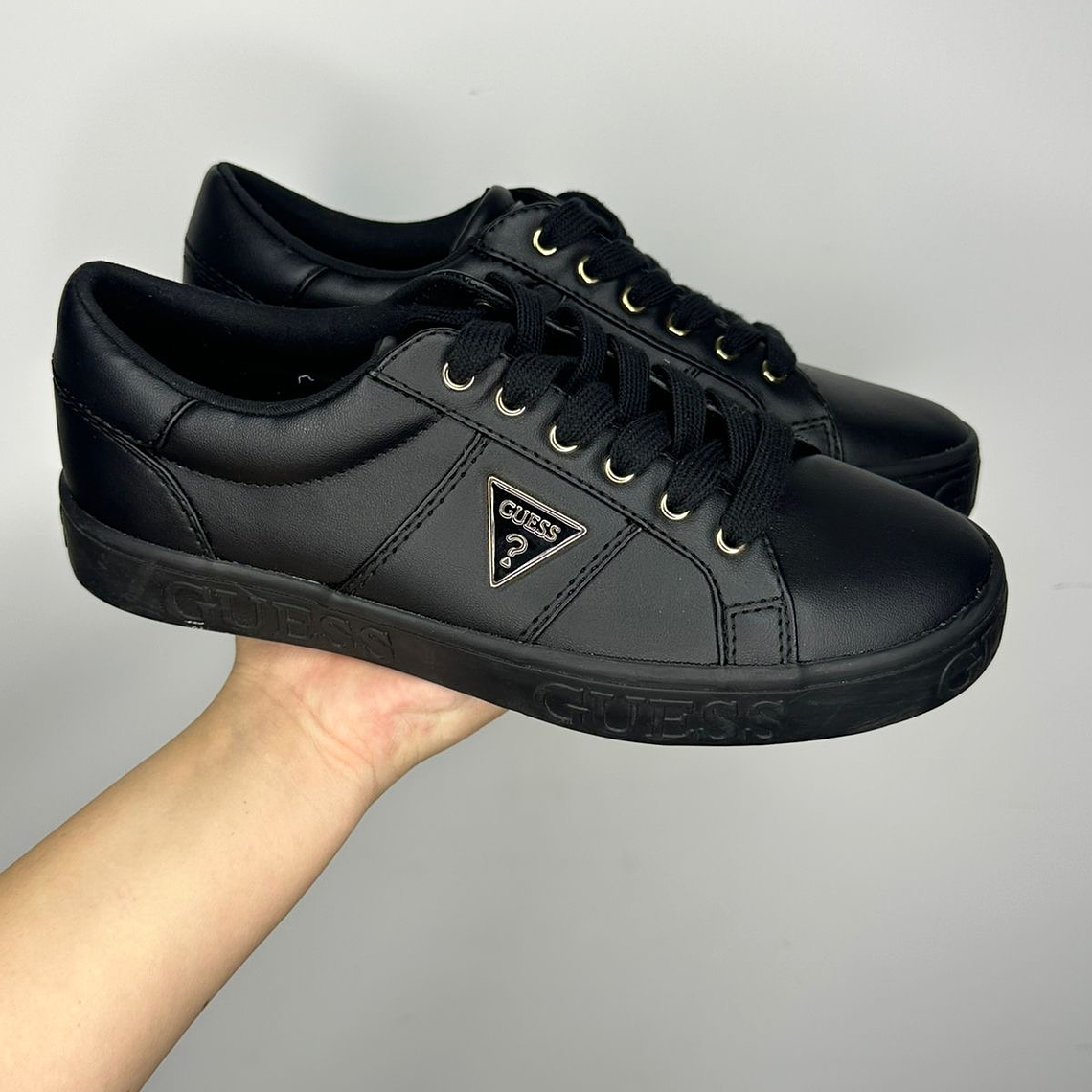 Zapatillas GUESS Negra  1