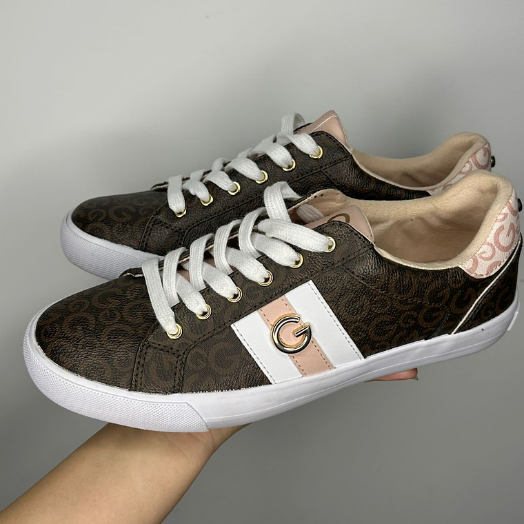 Zapatillas Guess Café  1