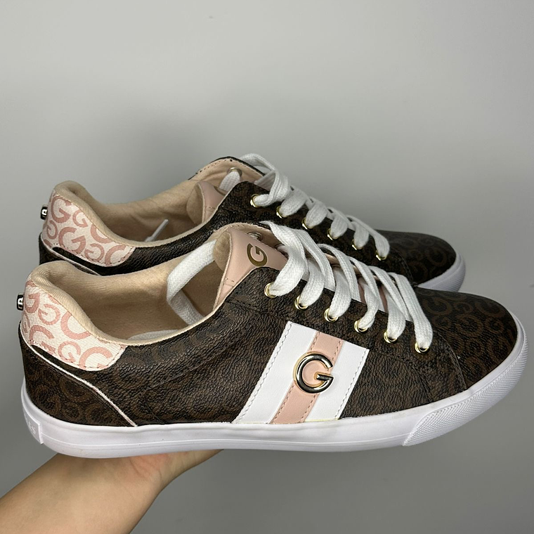 Zapatillas Guess Café  3