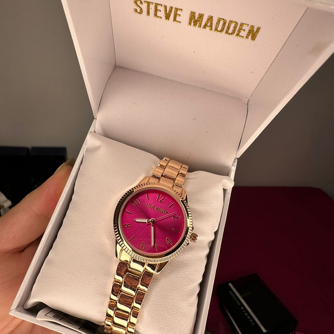 Reloj Steve Madden Dorado  1