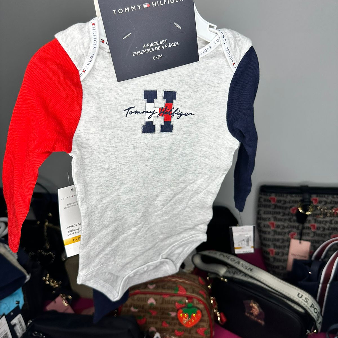 Ajuar TOMMY HILFIGER Niña  1