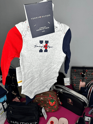 Ajuar TOMMY HILFIGER Niña 