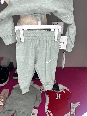 Conjunto + Body NIKE 