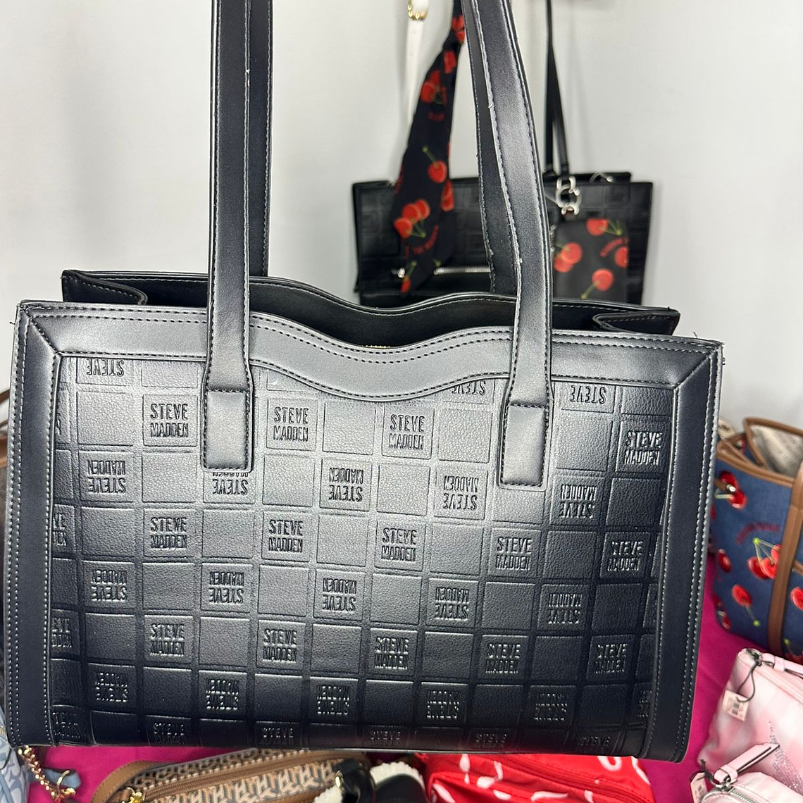 Tote Steve Madden negro  2