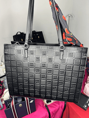 Tote Steve Madden Negro Guinda 