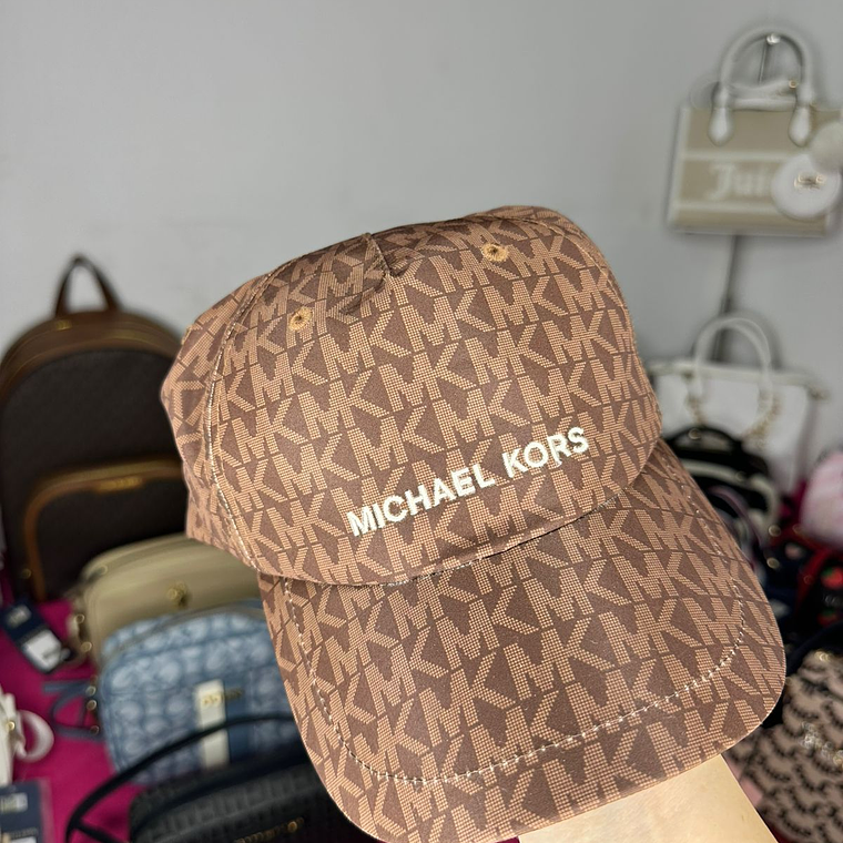 Gorro Michael Kors Café mujer  1