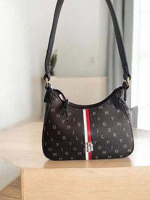 Cartera de hombro Tommy Hilfiger Negra