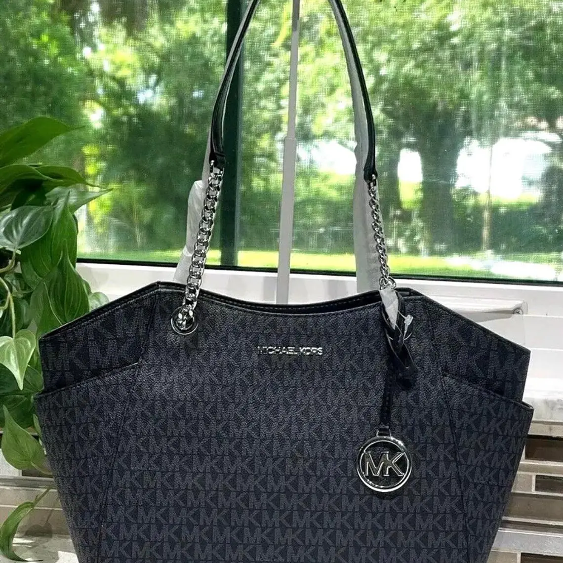 Tote Michael Kors Negro cadena plateada  1