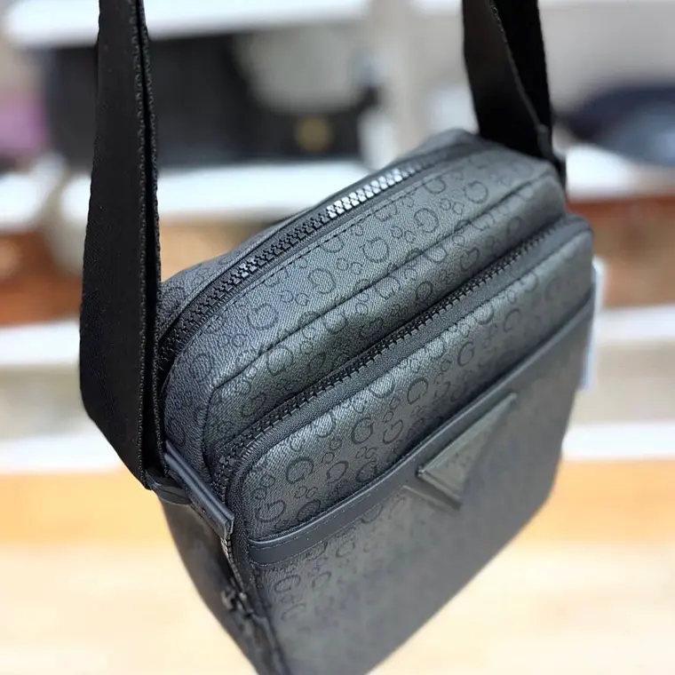 Bolso Guess Gris 3