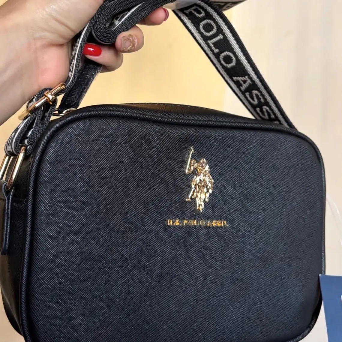 Crossbody Polo Negro Clásico  1