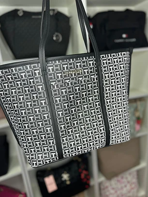 Tote Tommy Hilfiger Negro con Blanco 