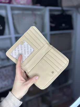 Billetera Steve Madden Blanca con Beige 