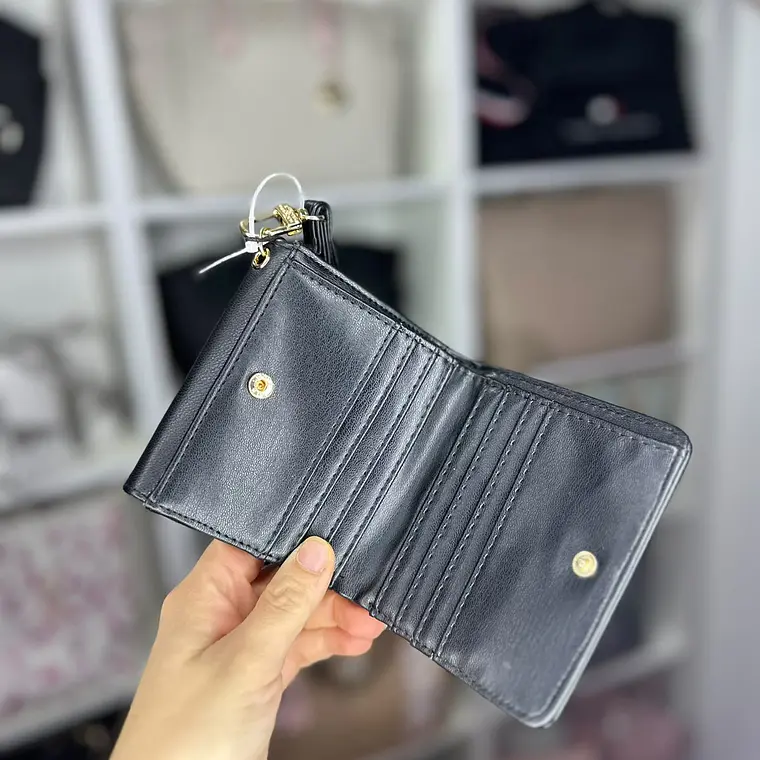Billetera Steve Madden Negra  4